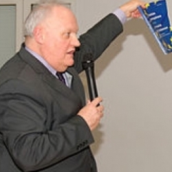 François Asselineau